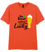 This booze is making me feel lucky - T-shirt - Fou Tees