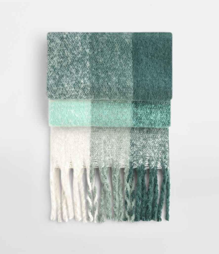 Beechfield Fluffy Check Scarf – Soft, Oversized Eco-Friendly Scarf Green Check ONE