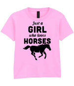 girl who loves horses – Unisex T-Shirt in Light Pink
