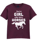 girl who loves horses – Unisex T-Shirt in Maroon