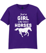 girl who loves horses – Unisex T-Shirt in Purple