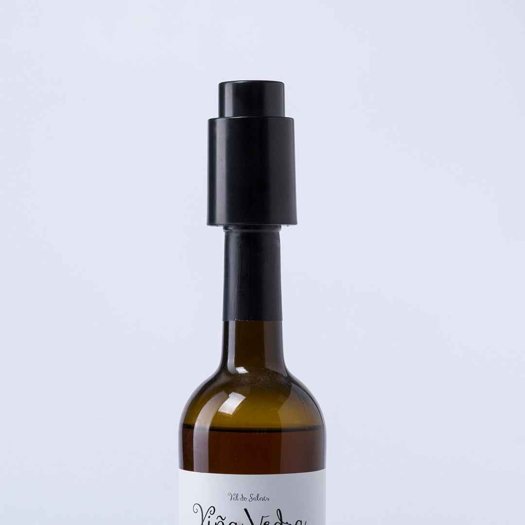 Hoxmar Vacuum Wine Bottle Lid - Elegant Black Design for Bulk Orders