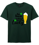 This booze is making me feel lucky - T-shirt - Fou Tees