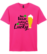 This booze is making me feel lucky - T-shirt - Fou Tees