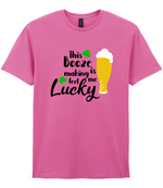 This booze is making me feel lucky - T-shirt - Fou Tees