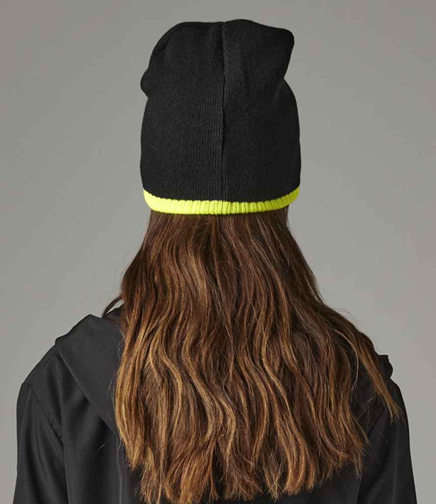 Beechfield Two Tone Pull-On Beanie – Stylish and Warm Headwear