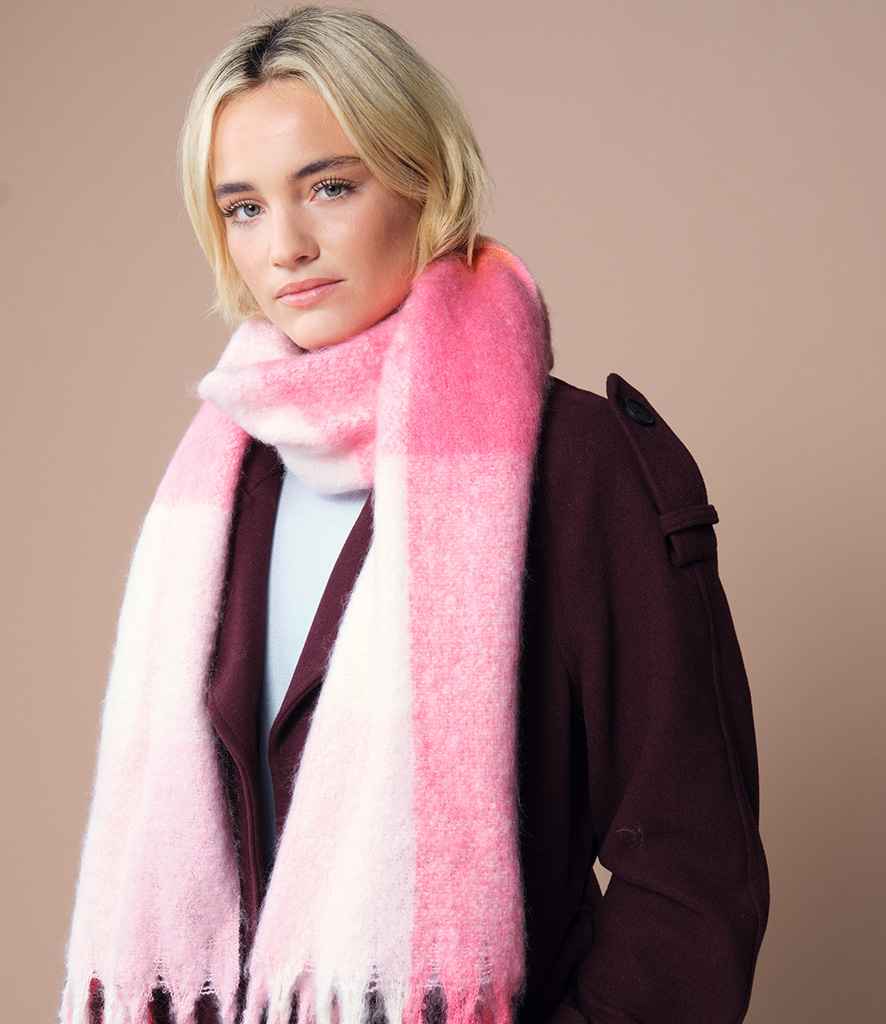 Beechfield Fluffy Check Scarf – Soft, Oversized Eco-Friendly Scarf