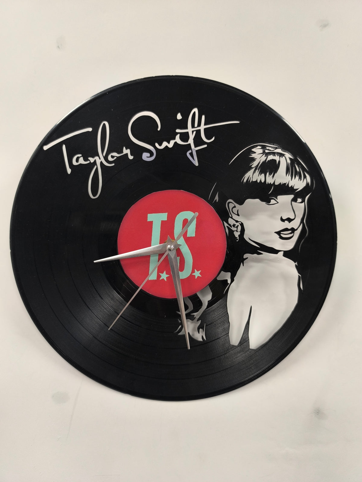 Taylor Swift Vinyl Clock – Unique Recycled Vinyl Wall Clock