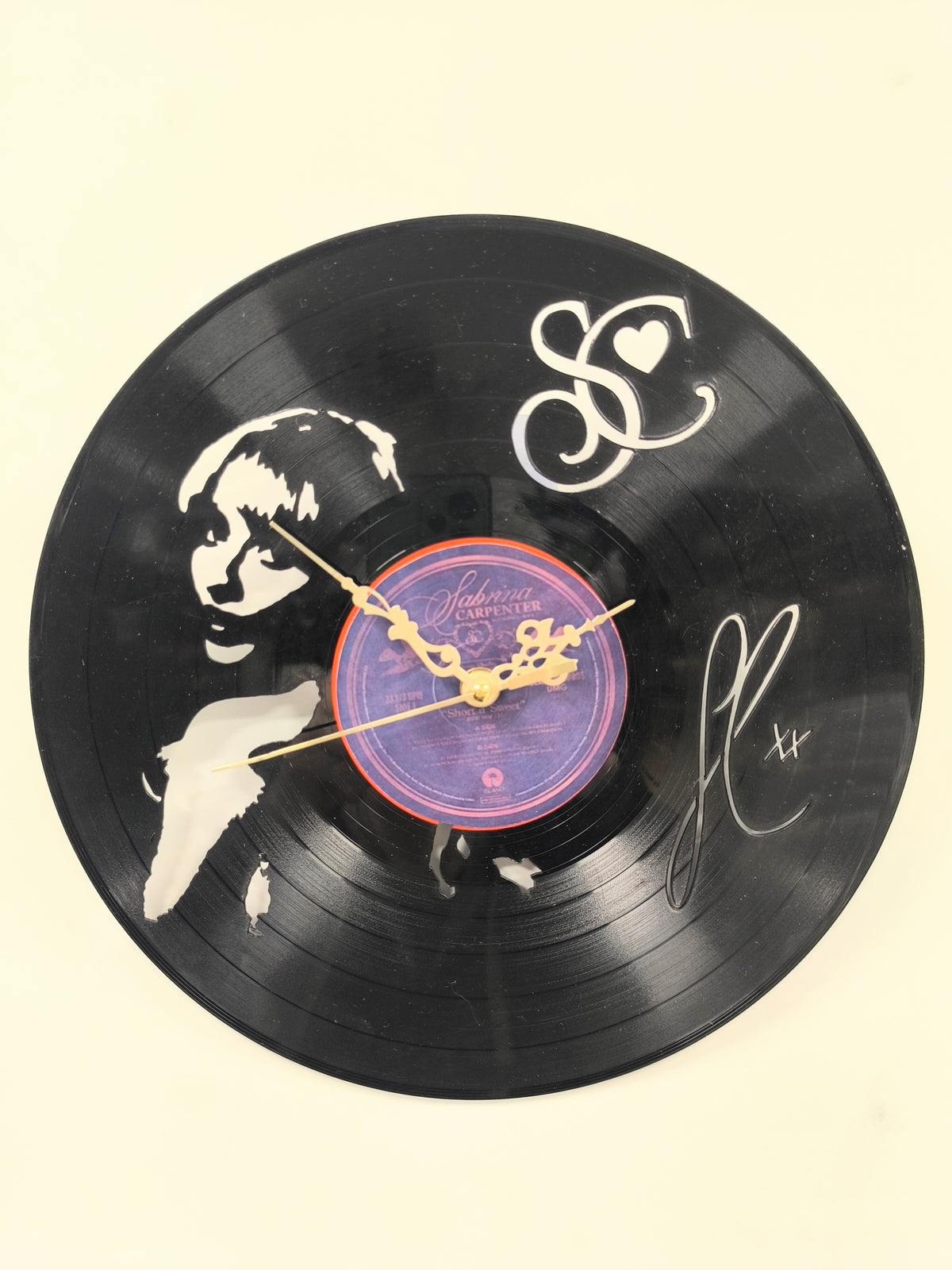 Sabrina Carpenter Vinyl Clock – Unique Recycled Vinyl Wall Clock