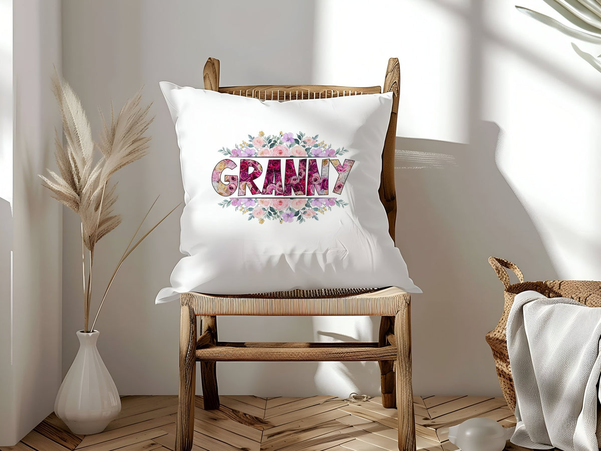 Granny cushion in white