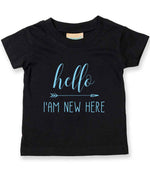 Hello I'AM NEW HERE – Baby T-Shirt in Black with Baby Blue vinyl