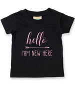 Hello I'AM NEW HERE – Baby T-Shirt in Black with Baby Pink vinyl