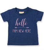 Hello I'AM NEW HERE – Baby T-Shirt in Navy with Baby Pink vinyl