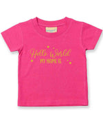 Customisable Hello World MY NAME IS – Baby T-Shirt in Fuchsia with Gold vinyl