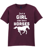 girl who loves horses – Unisex T-Shirt in Maroon